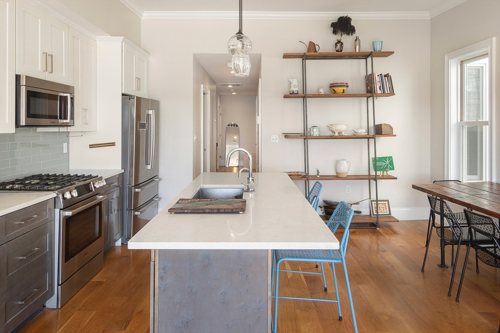 263 Webster St # 3
