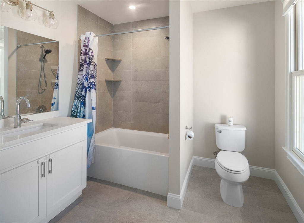 263 Webster St # 3