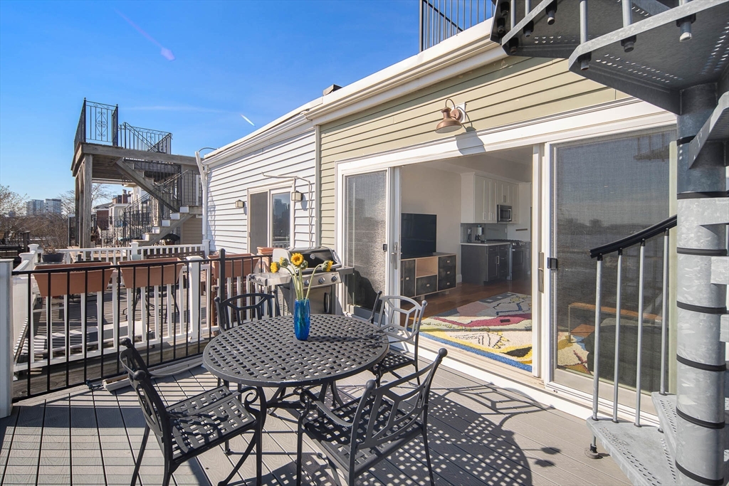 263 Webster St # 3