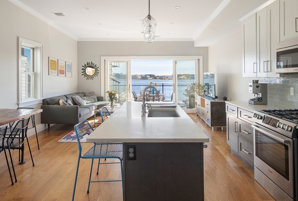 263 Webster St # 3