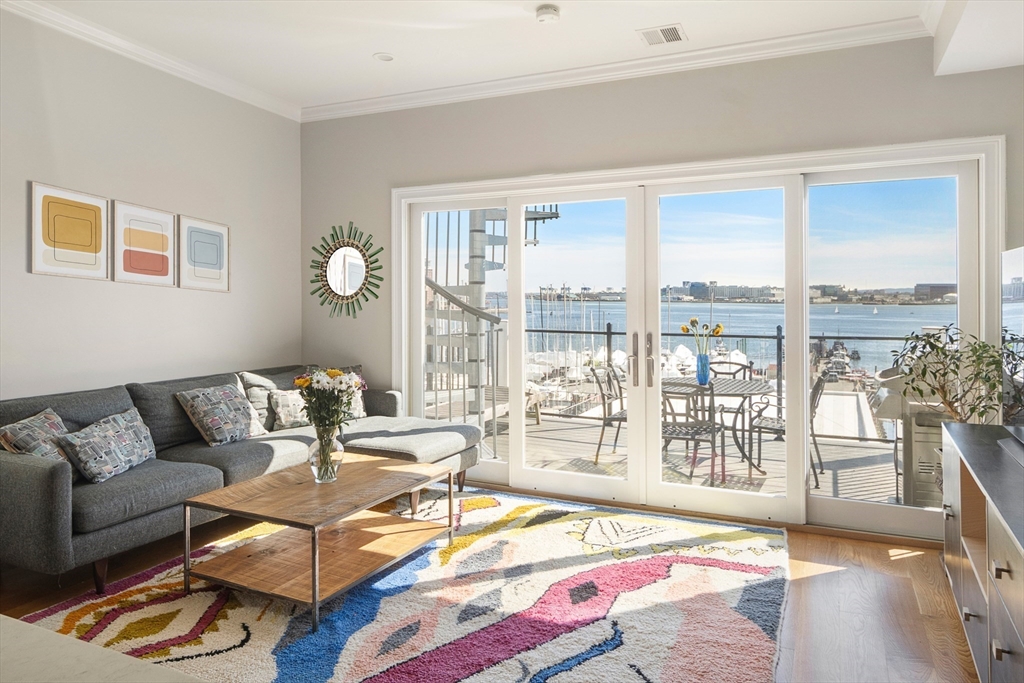 263 Webster St # 3