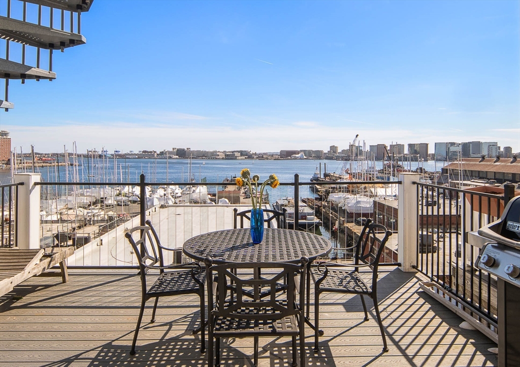 263 Webster St # 3