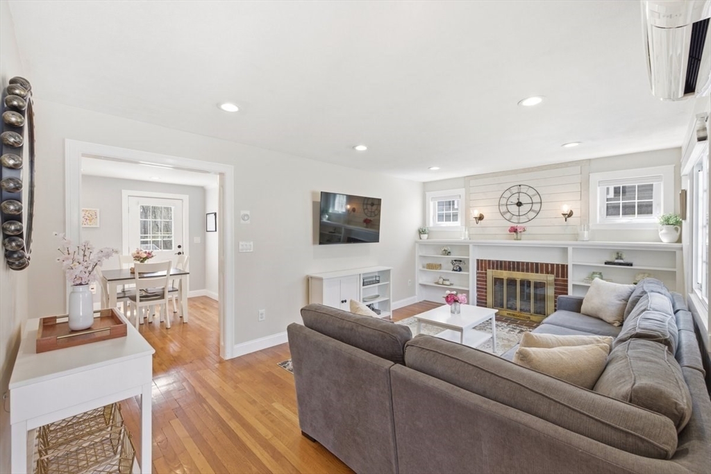 112 Pleasant Street
