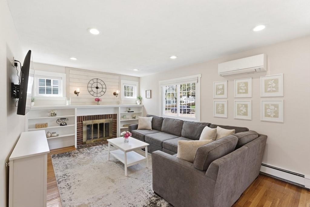 112 Pleasant Street