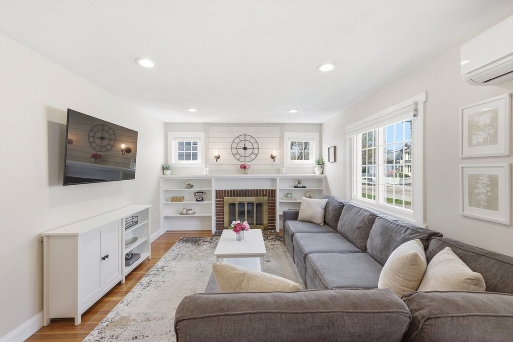 112 Pleasant Street