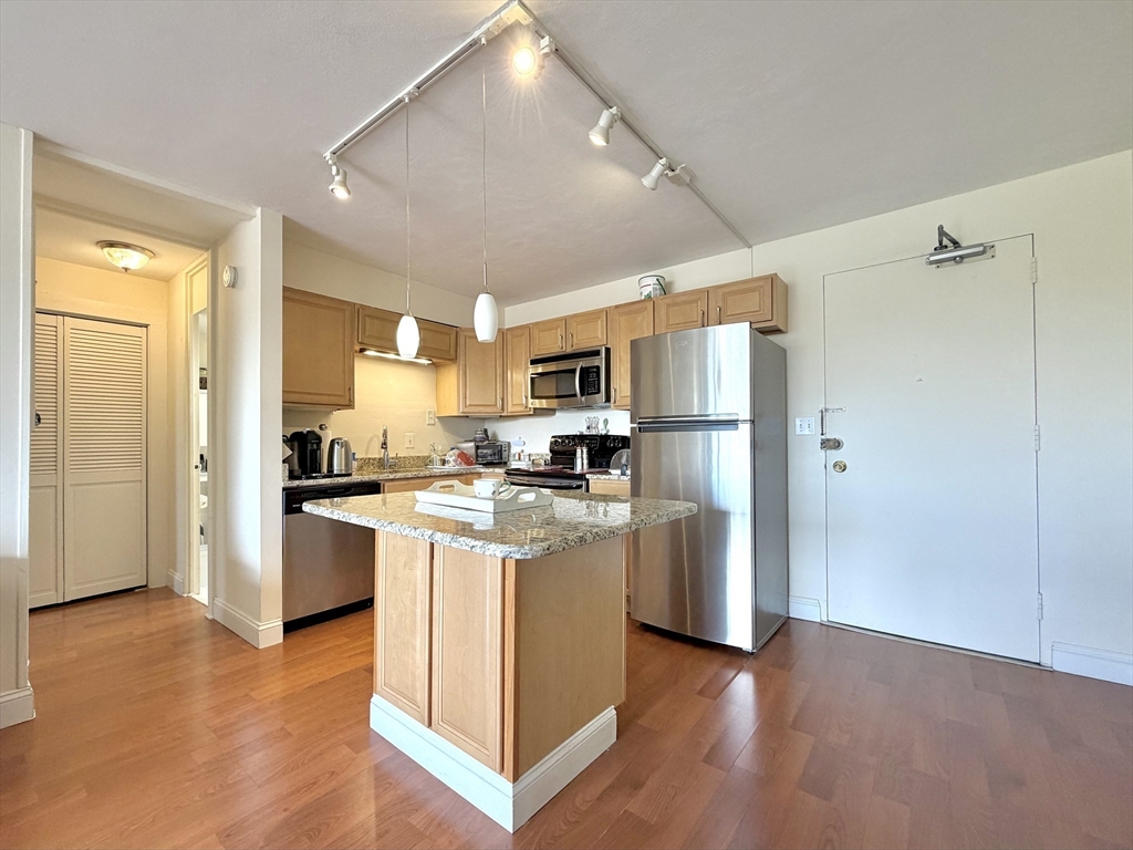 29 Concord Ave # 706