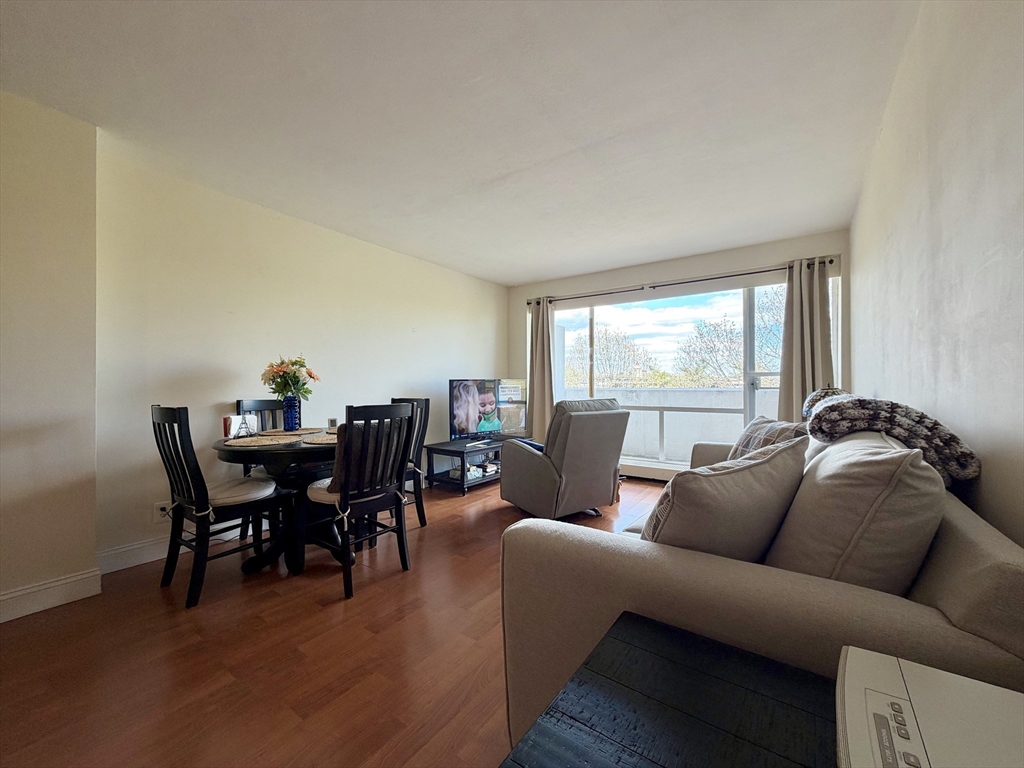 29 Concord Ave # 706