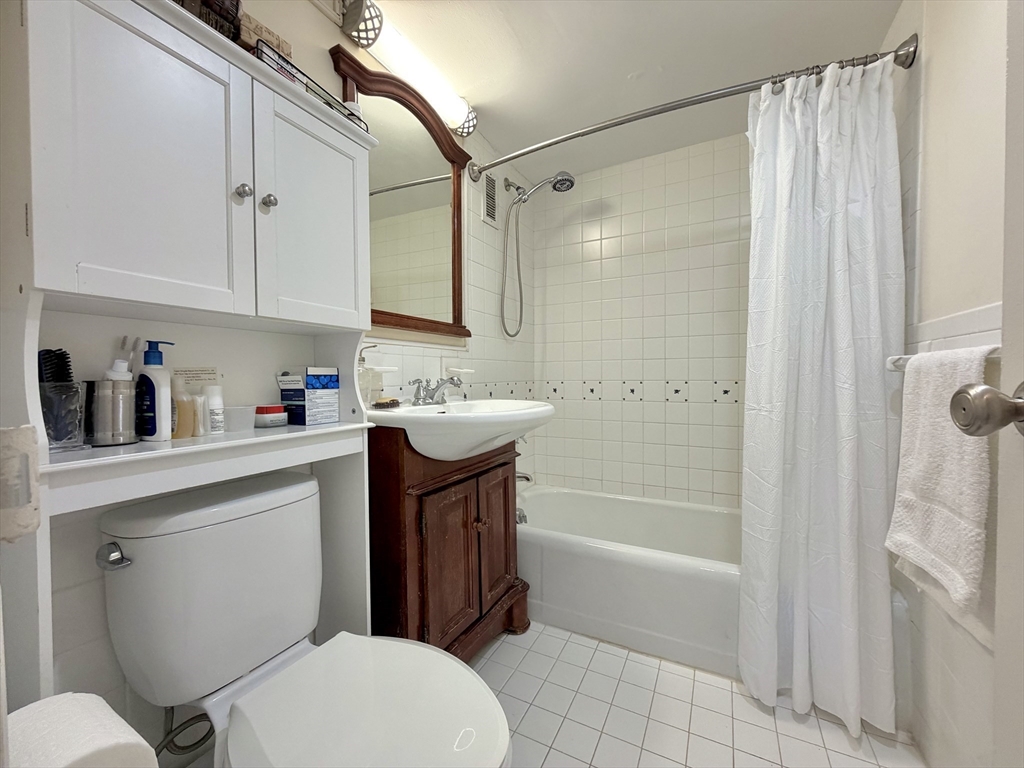 29 Concord Ave # 706