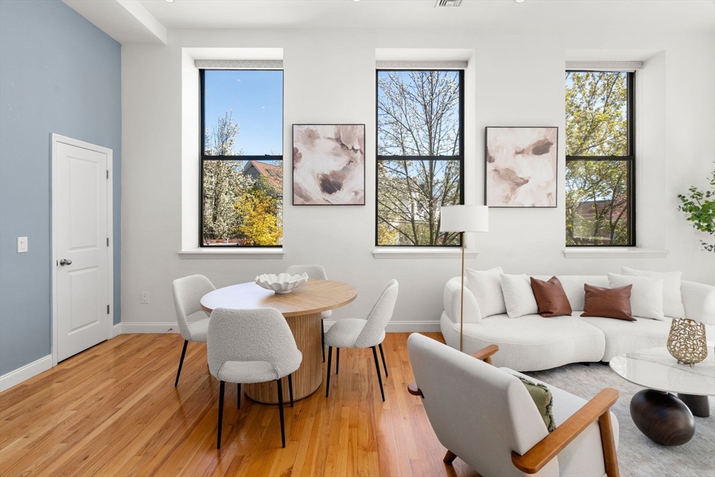 11 Wyman St # 2A
