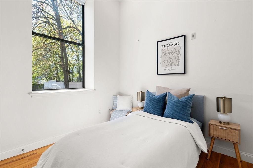 11 Wyman St # 2A