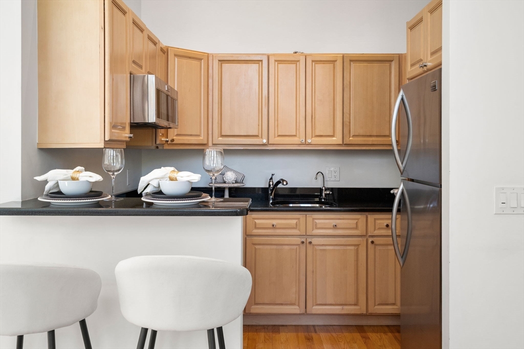 11 Wyman St # 2A