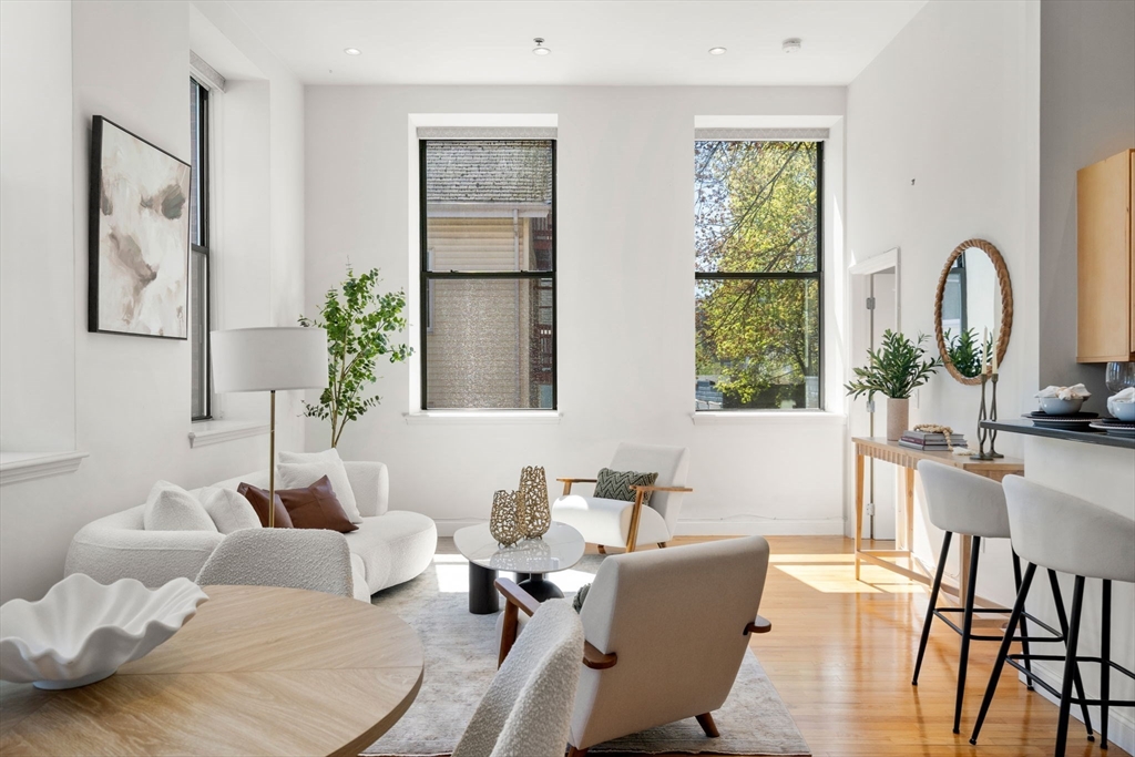 11 Wyman St # 2A