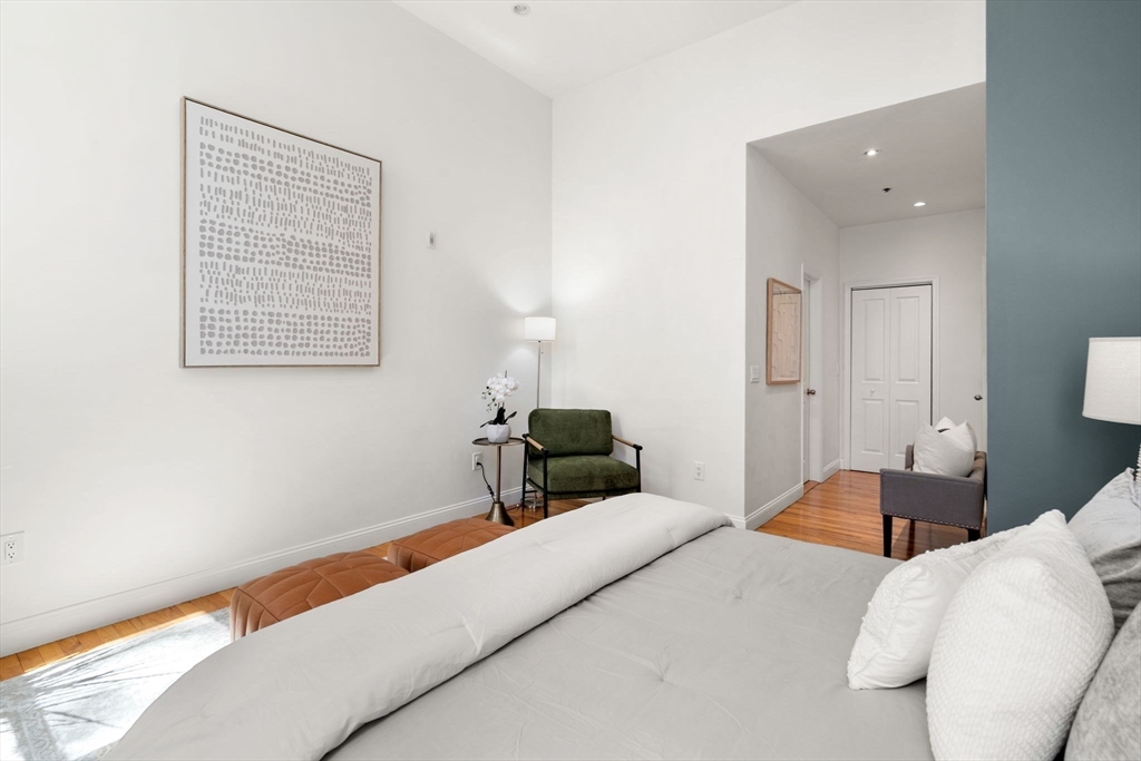 11 Wyman St # 2A