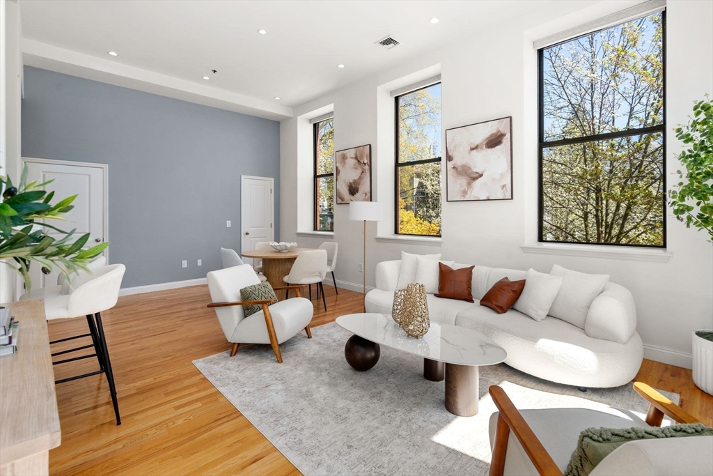 11 Wyman St # 2A