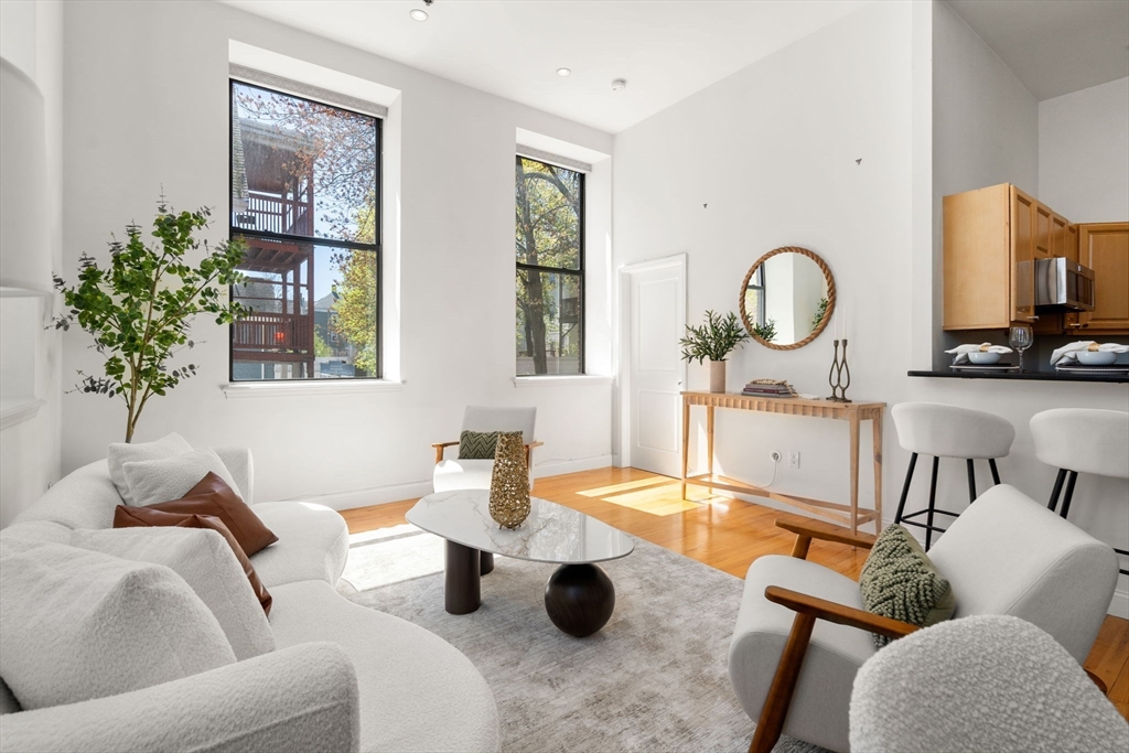 11 Wyman St # 2A