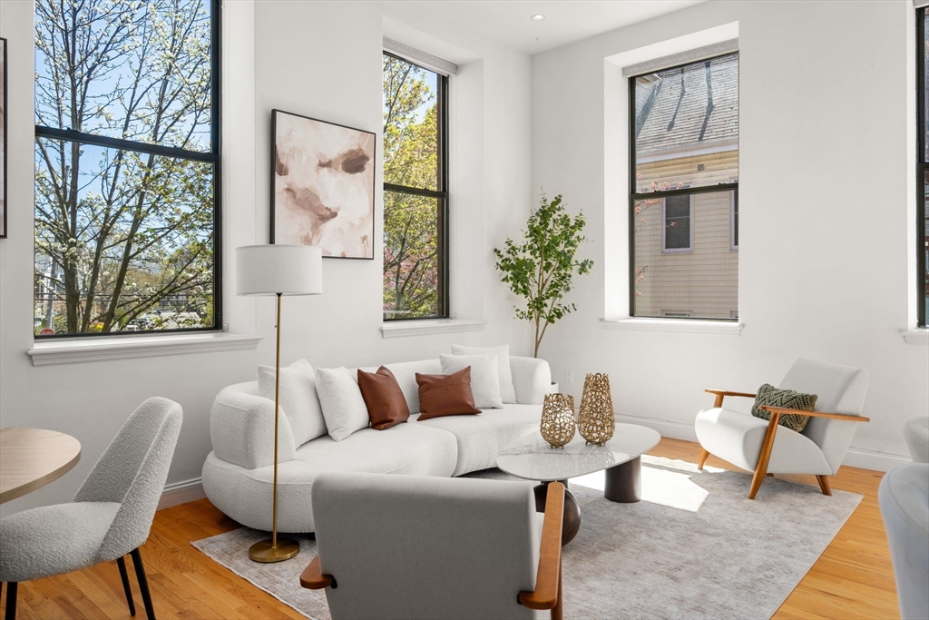 11 Wyman St # 2A