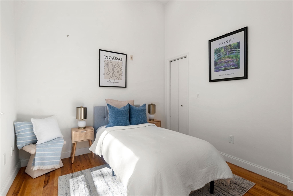 11 Wyman St # 2A