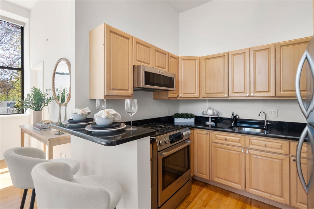 11 Wyman St # 2A