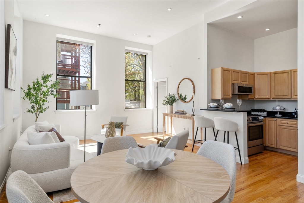 11 Wyman St # 2A