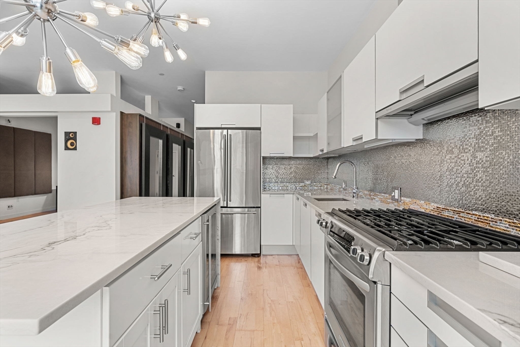 346 Congress St # 702