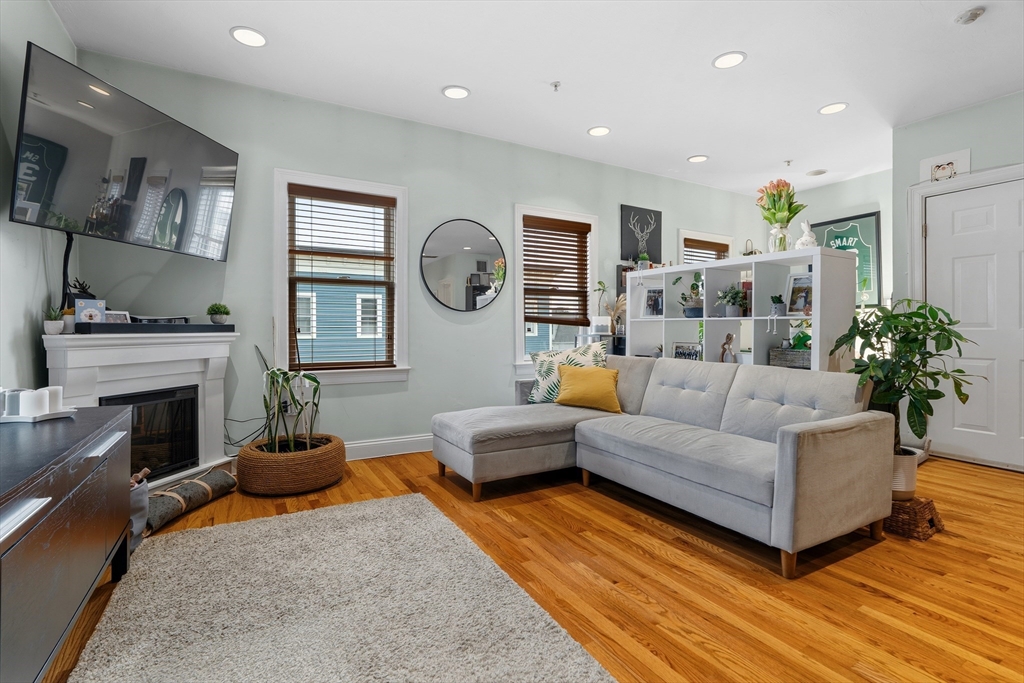 202 K St # 7