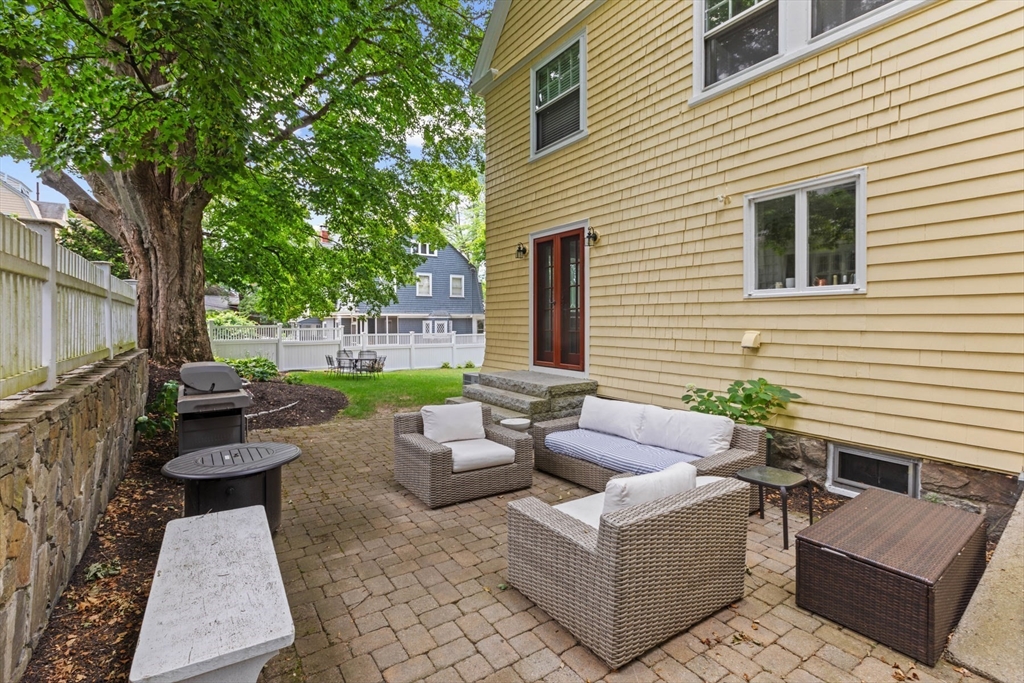 216 Highland Avenue