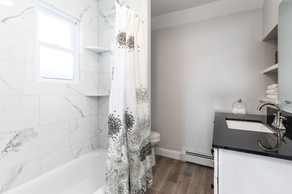 51 Harbor View Ave Unit: PH3