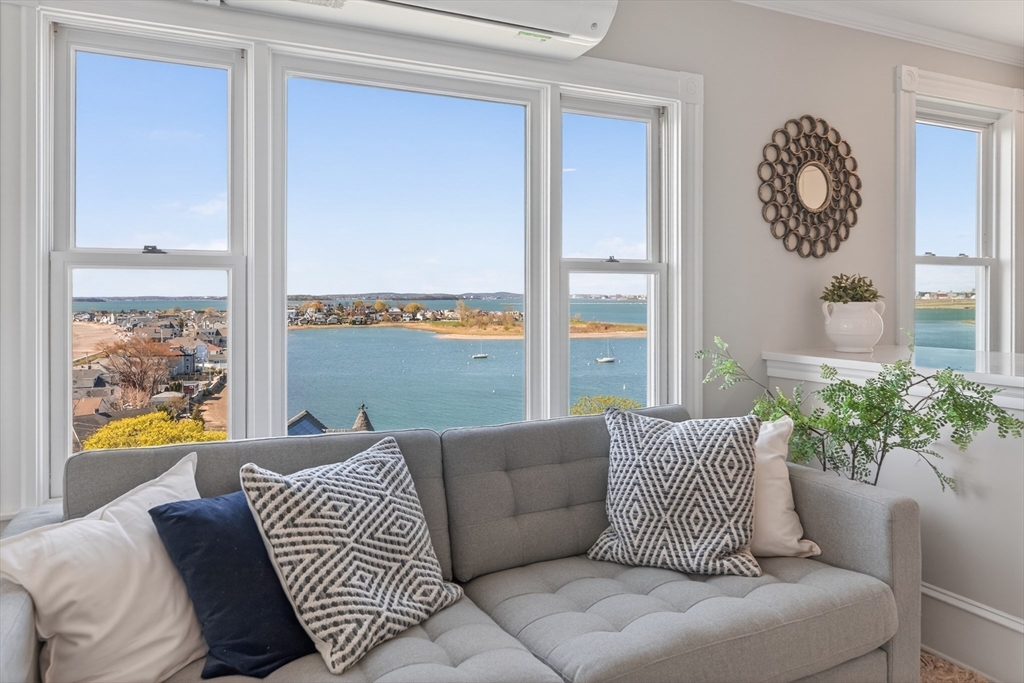 51 Harbor View Ave Unit: PH3