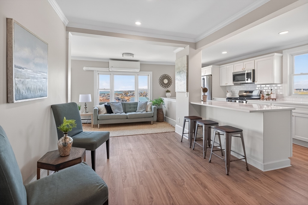 51 Harbor View Ave Unit: PH3