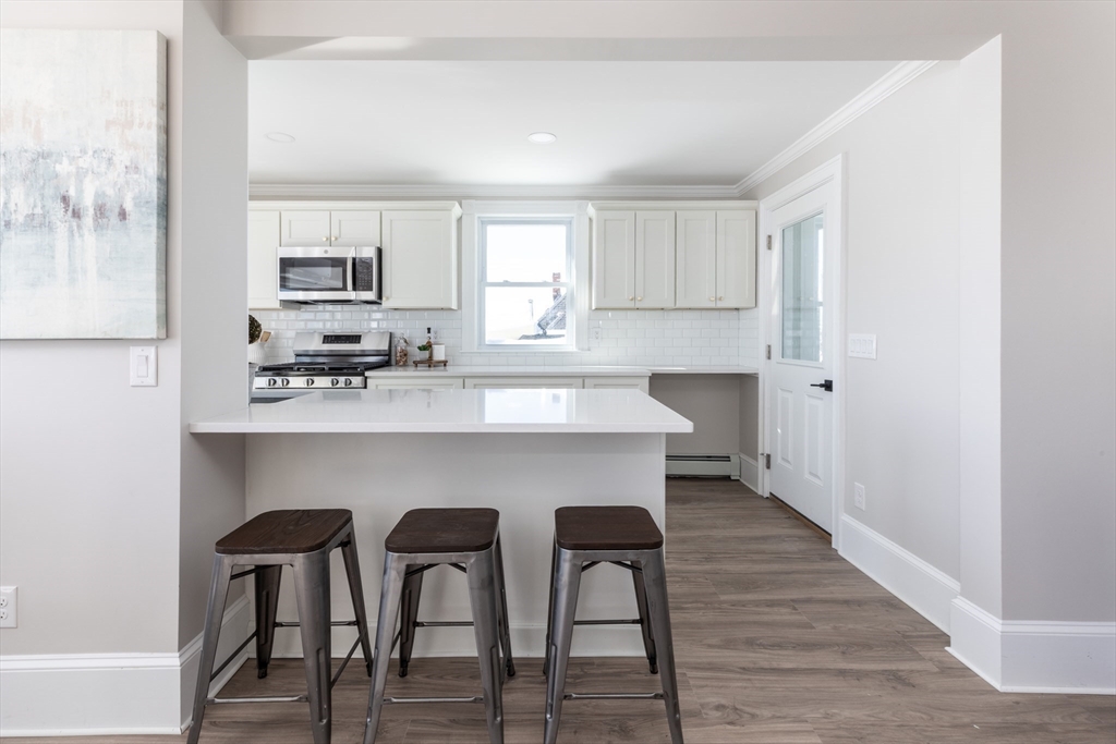 51 Harbor View Ave Unit: PH3