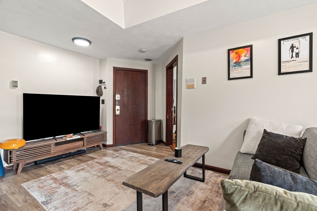 141 Emerson St # 4