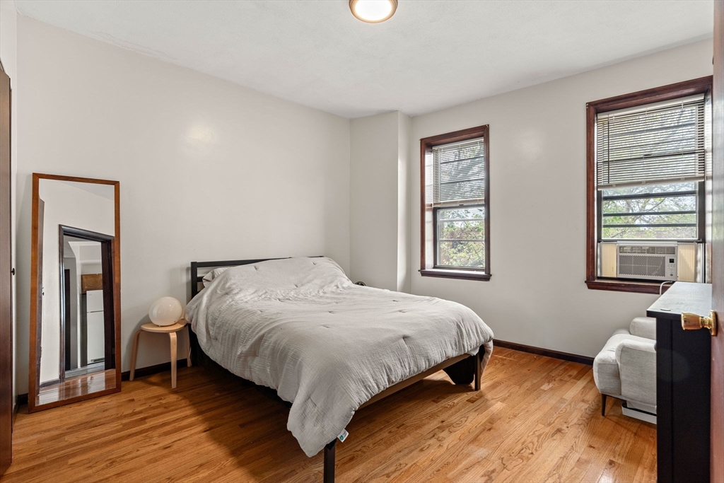 141 Emerson St # 4