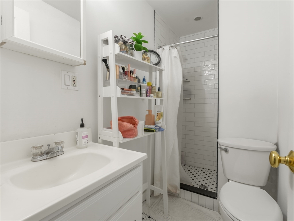 22 Irving St # 2