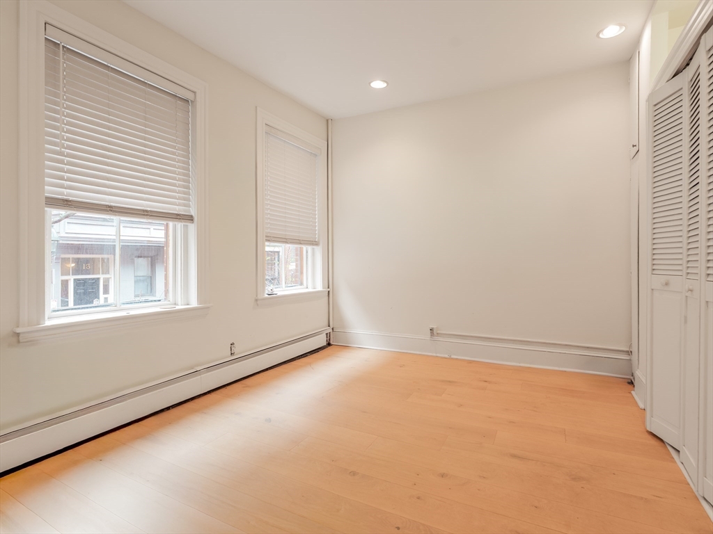 22 Irving St # 2