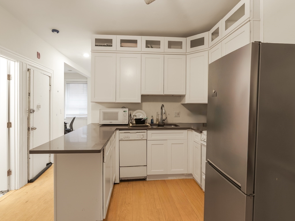 22 Irving St # 2