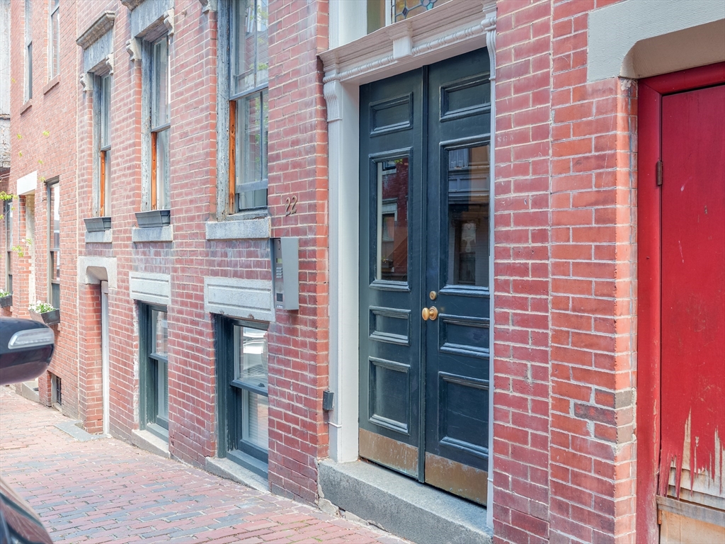 22 Irving St # 2