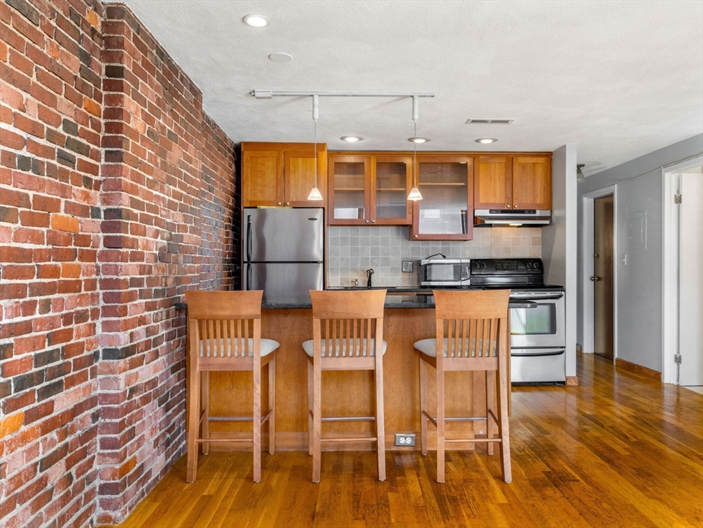 386 Commercial Street # 4A