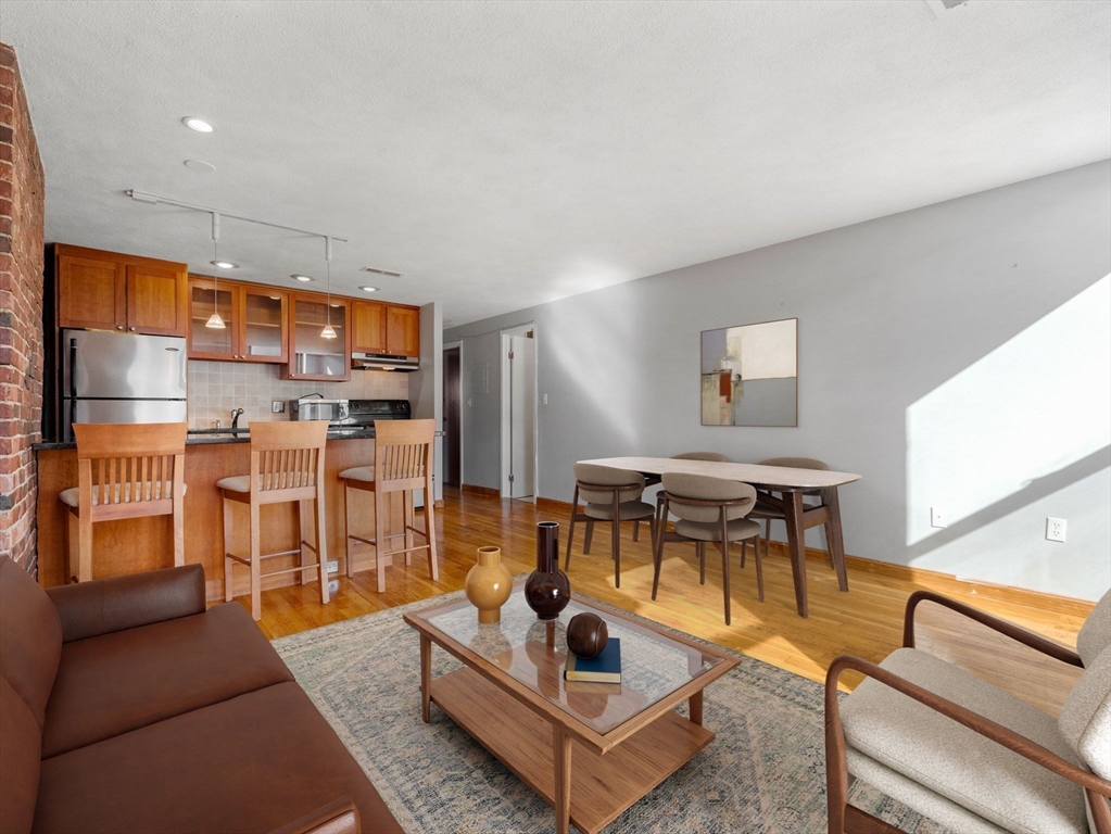 386 Commercial Street # 4A