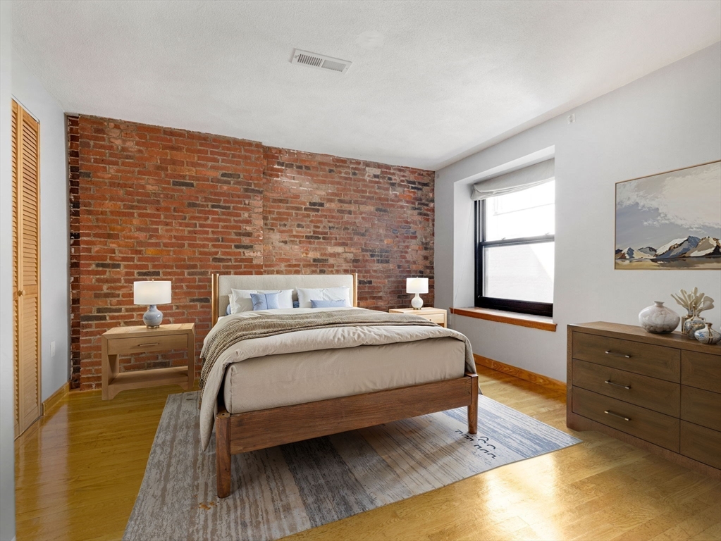 386 Commercial Street # 4A