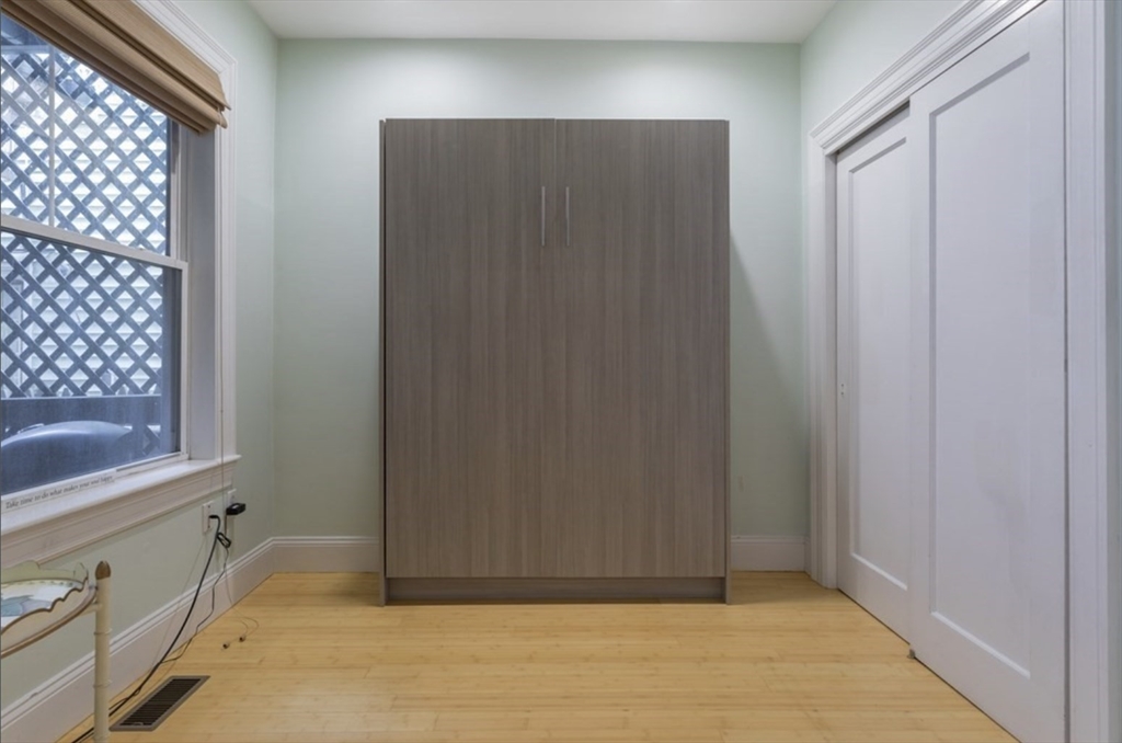 3 Leeds St # 1