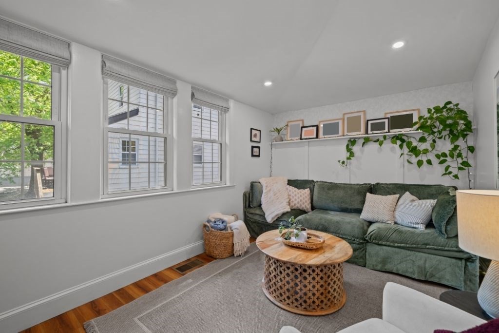 24 Wigglesworth Street
