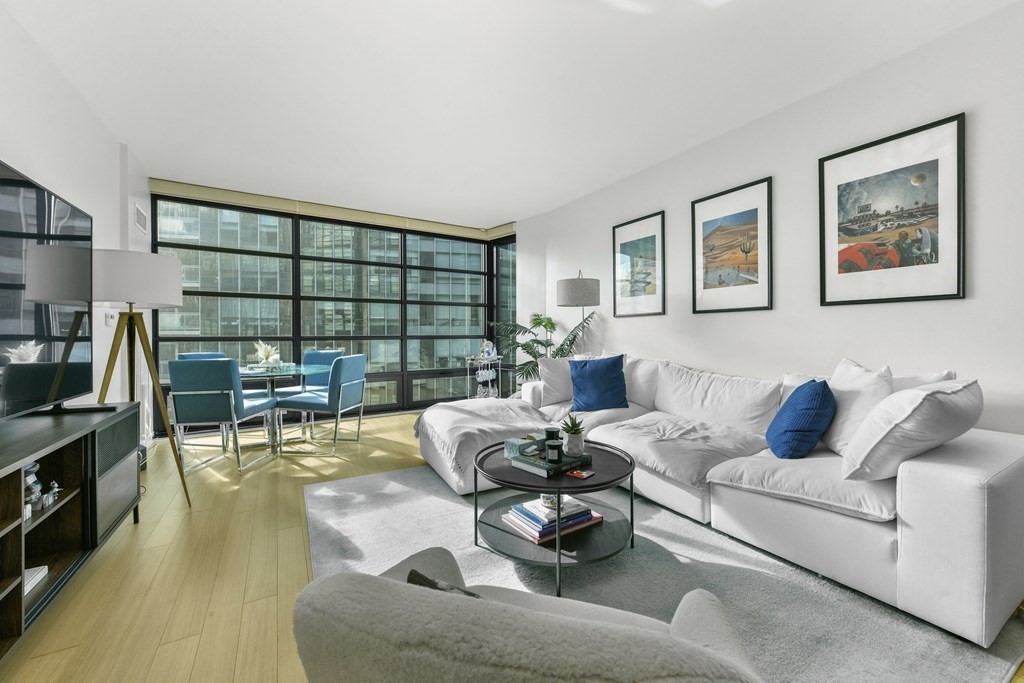 580 Washington St # 11F