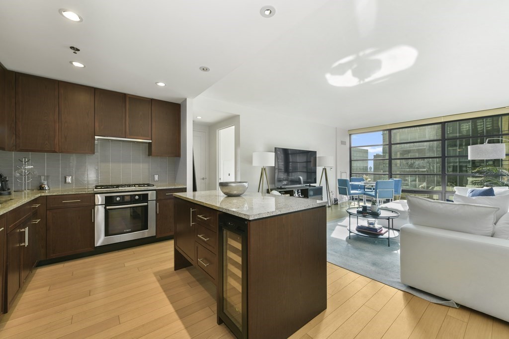 580 Washington St # 11F