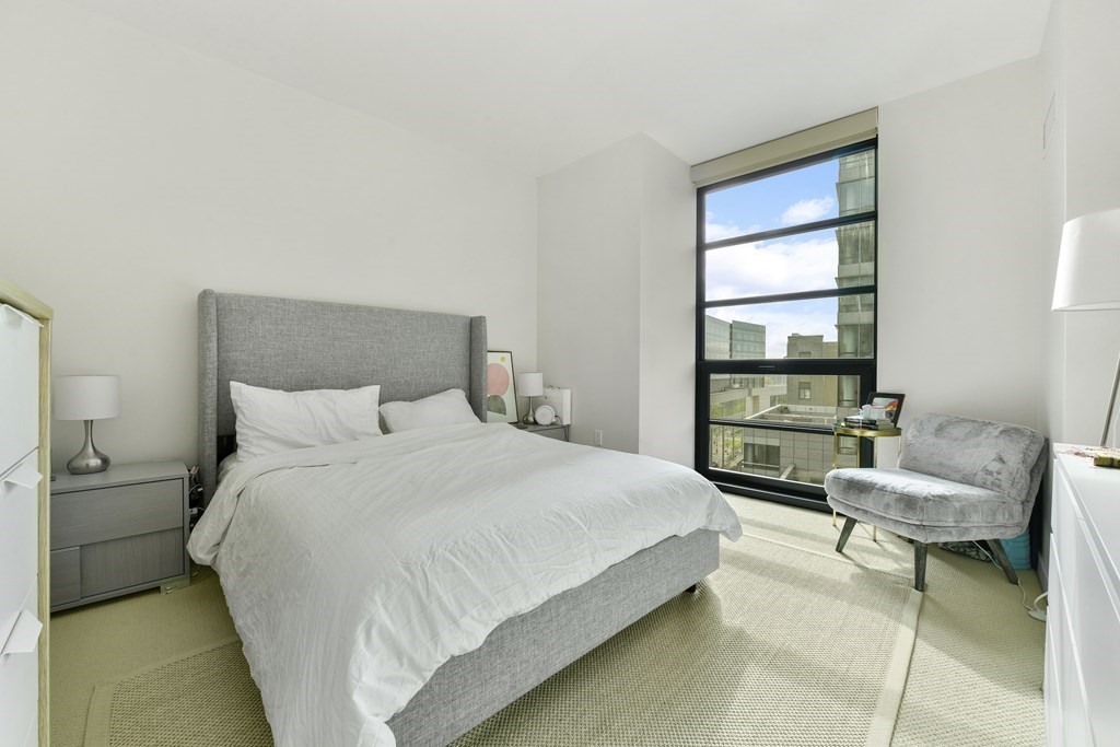 580 Washington St # 11F