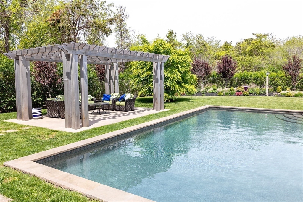 27 Knoll Drive