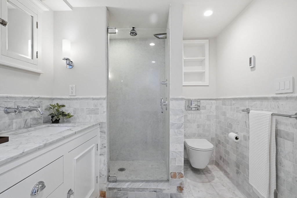 155 W 9th St. # 1