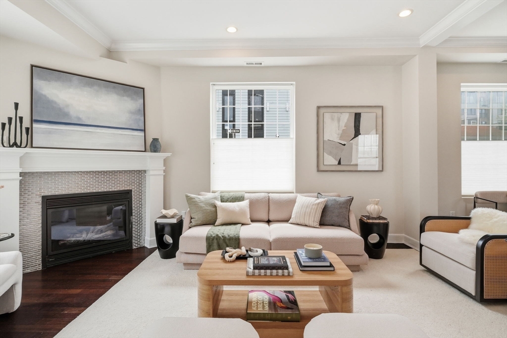 155 W 9th St. # 1