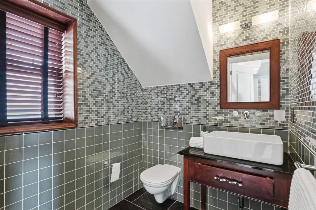 155 W 9th St. # 1