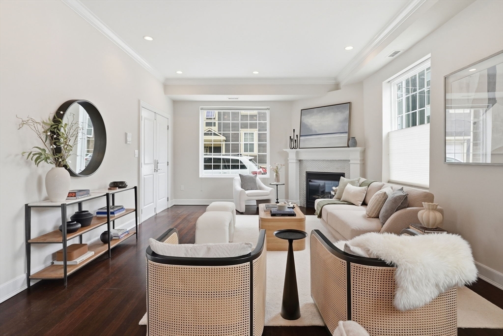 155 W 9th St. # 1