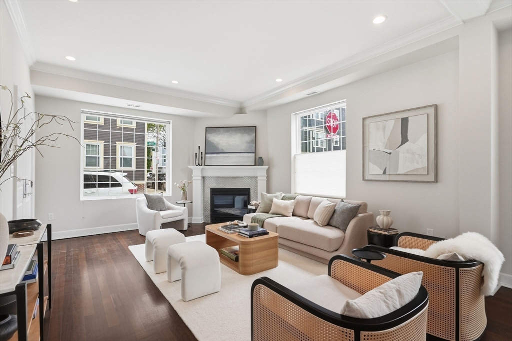 155 W 9th St. # 1